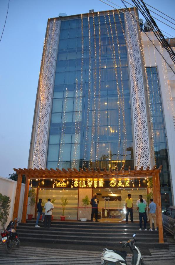 Hotel Silver Oak Paonta Sahib Экстерьер фото